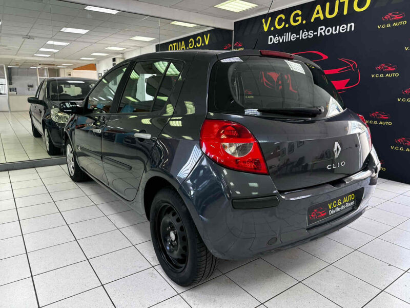 RENAULT CLIO III 1.5 dCi 70ch eco2 Dynamique