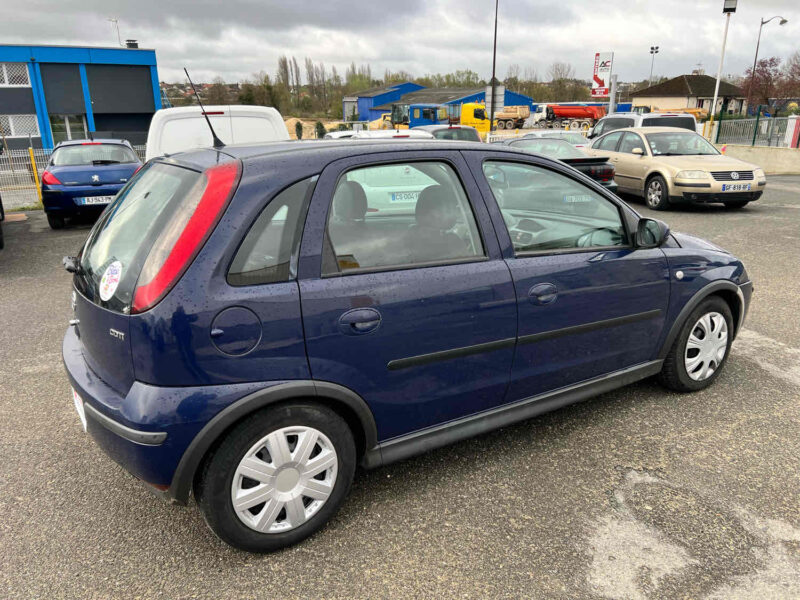 OPEL CORSA C 2004