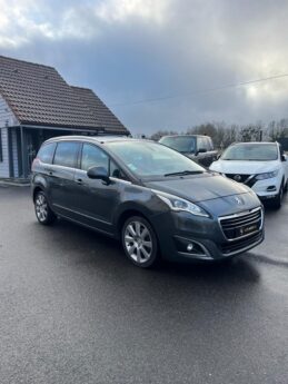 PEUGEOT 5008 2014