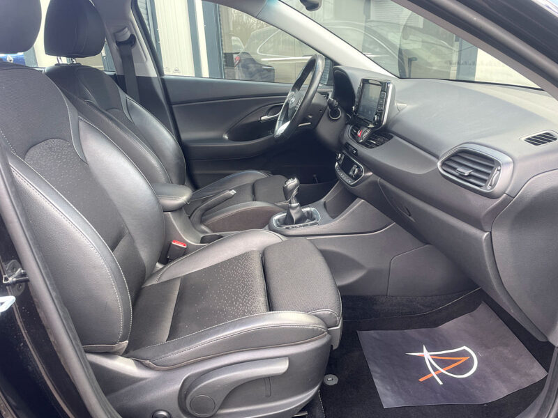 Hyundai i30 1.4l T-GDi 140ch Caméra Sièges/volant chauffants 27.000 km 2019