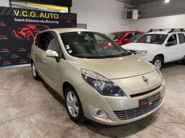 RENAULT SCÉNIC III 1.9 dCi 130 Dynamique