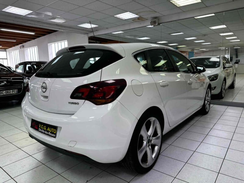 OPEL ASTRA J 1.4i Turbo 140ch Cosmo