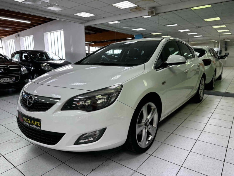 OPEL ASTRA J 1.4i Turbo 140ch Cosmo