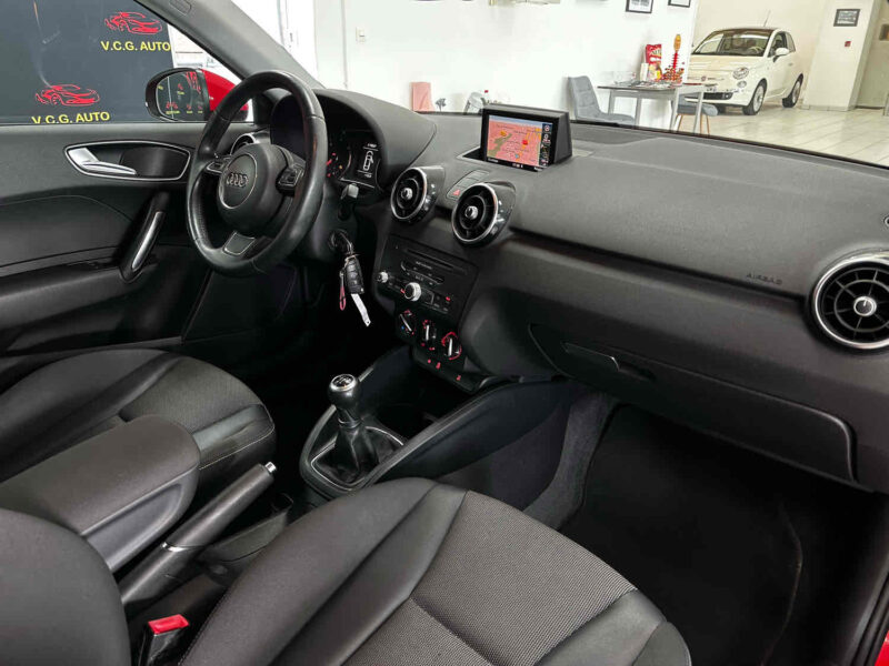 AUDI A1 1.6 TDi 105 Ambition