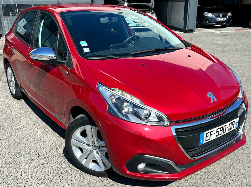 PEUGEOT 208 PHASE II 1.2 82 Cv 5 PORTES / ECRAN GPS BLUETOOTH REGULATEUR CRIT AIR 1 - Garantie1an