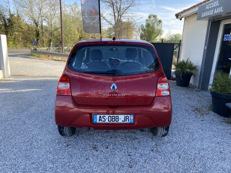 RENAULT TWINGO II 2010