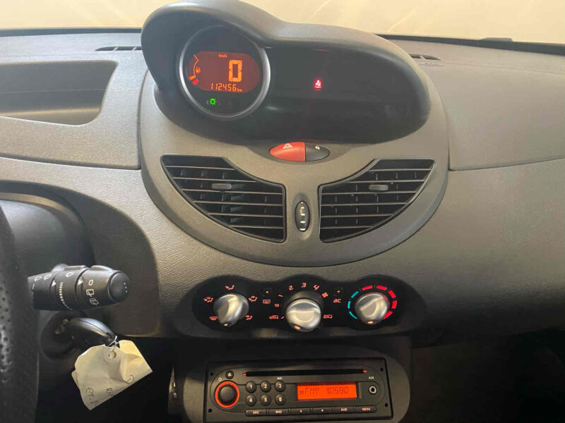 RENAULT TWINGO II 2009