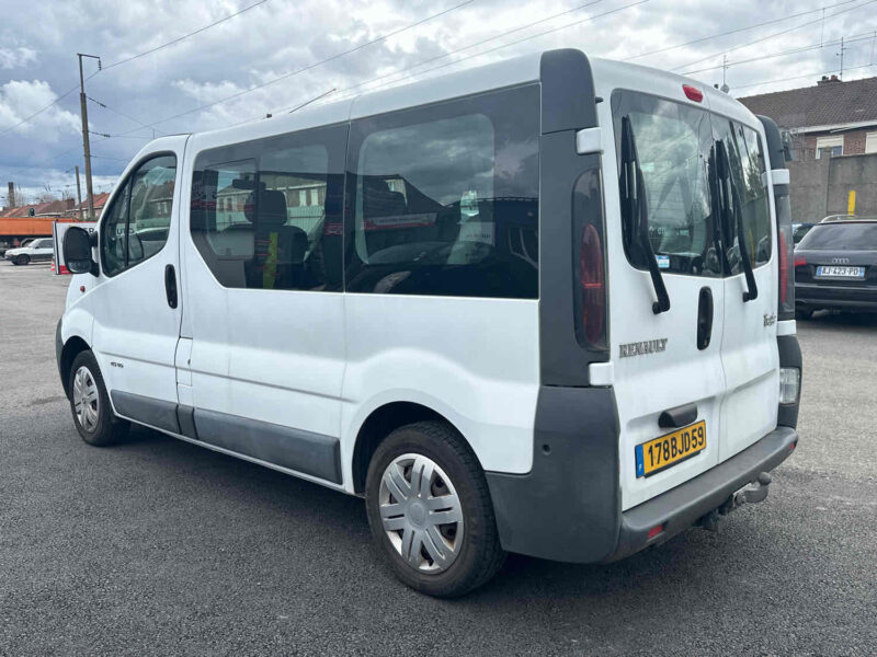 RENAULT TRAFIC 9 PLACES