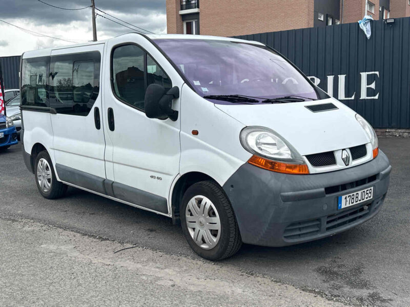 RENAULT TRAFIC 9 PLACES