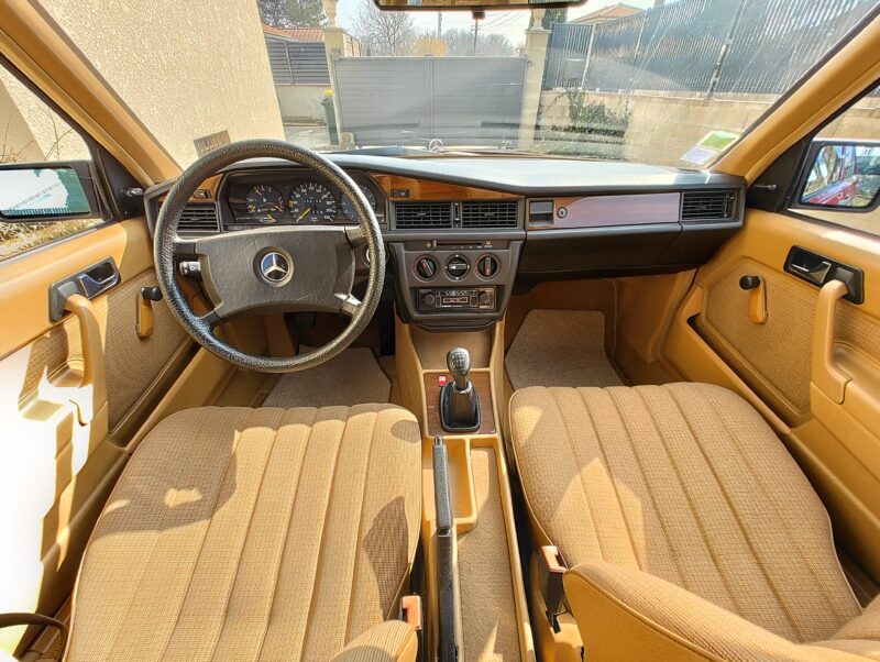 MERCEDES-BENZ W201 190 2.0 105ch