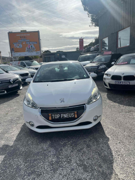 PEUGEOT 208 1.2 VTI 82 1199cm3 82cv