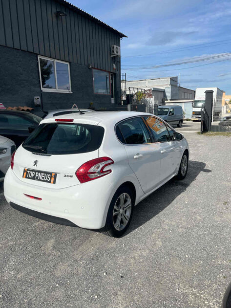 PEUGEOT 208 1.2 VTI 82 1199cm3 82cv