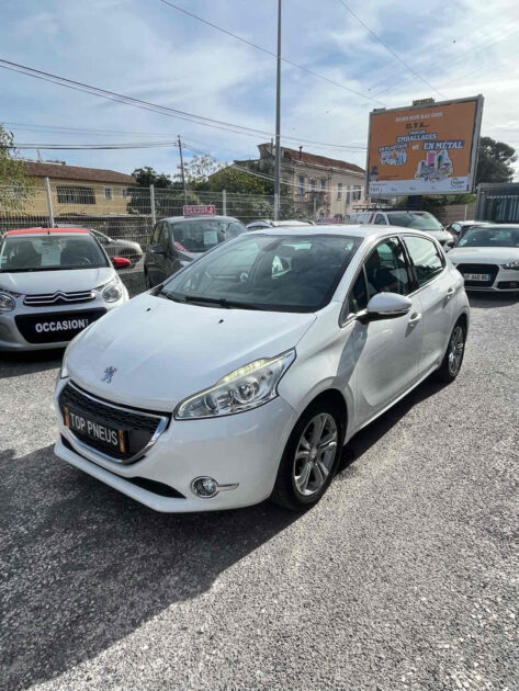 PEUGEOT 208 1.2 VTI 82 1199cm3 82cv