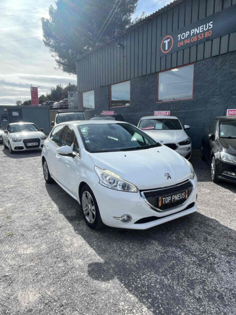 PEUGEOT 208 1.2 VTI 82 1199cm3 82cv