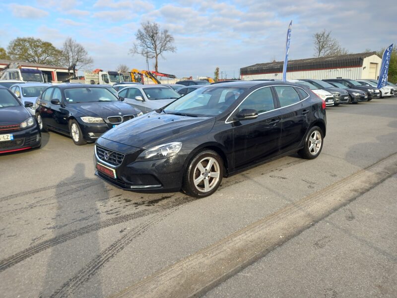 VOLVO V40 3/5 portes 2015