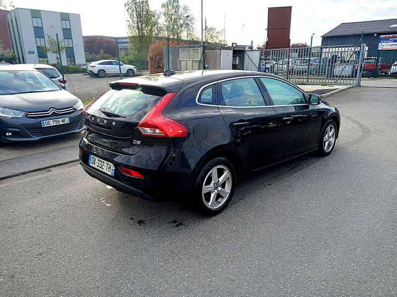 VOLVO V40 3/5 portes 2015