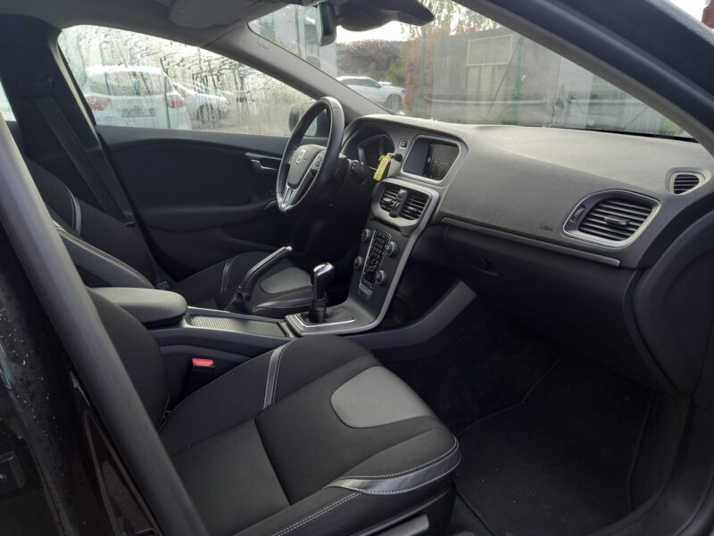 VOLVO V40 3/5 portes 2015