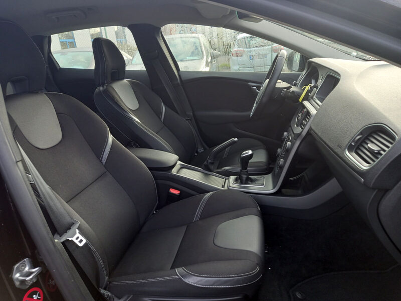 VOLVO V40 3/5 portes 2015