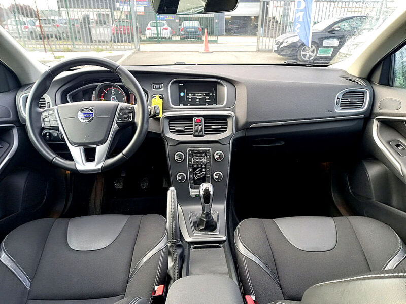 VOLVO V40 3/5 portes 2015