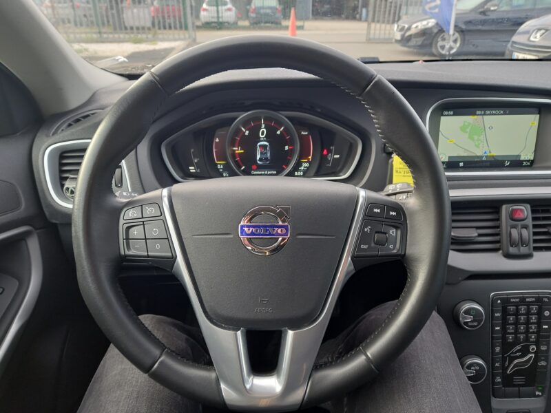 VOLVO V40 3/5 portes 2015