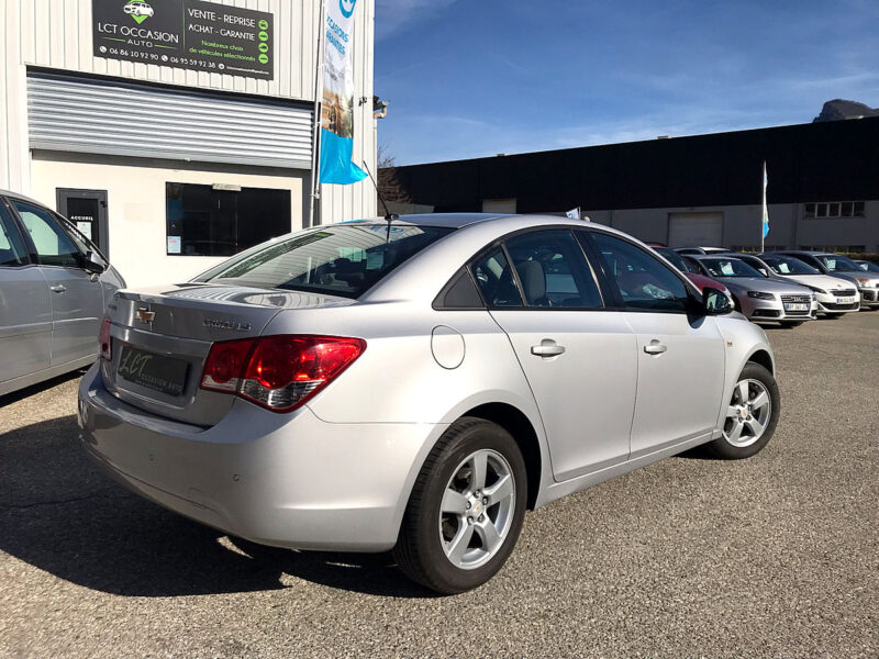 TRES BELLE CHEVROLET CRUZE 1.6 16v 113cv LS - GARANTIE 6 MOIS