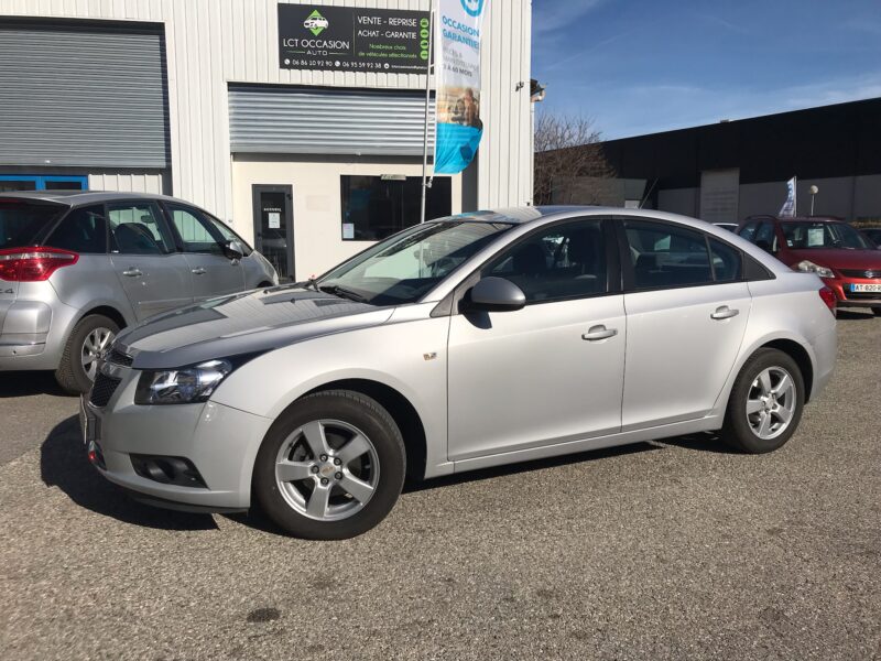 TRES BELLE CHEVROLET CRUZE 1.6 16v 113cv LS - GARANTIE 6 MOIS