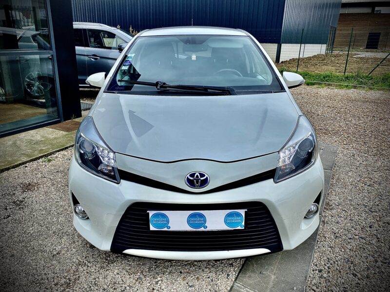 TOYOTA YARIS GRAPHIC 2014