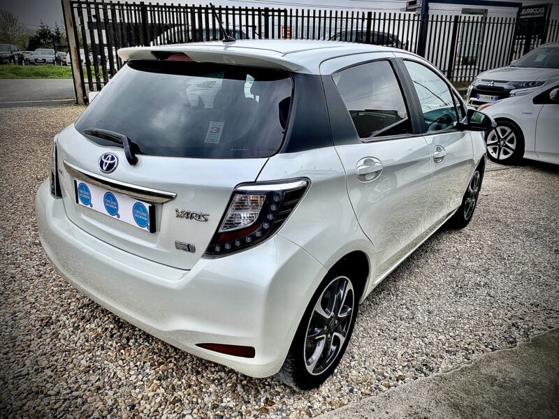 TOYOTA YARIS GRAPHIC 2014