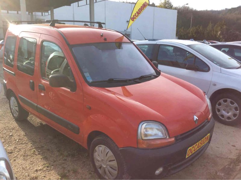 RENAULT KANGOO 5 PLACES 1 SEUL PROPRIETAIRE1.6i 5cv ESSENCE