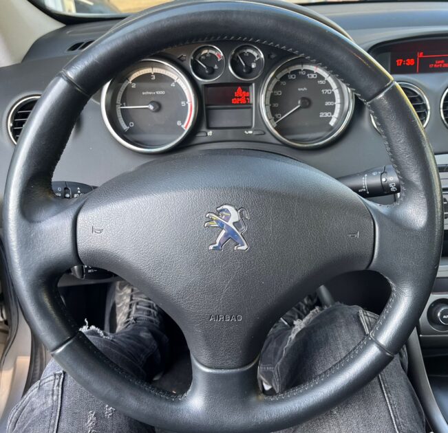 PEUGEOT 308  2012