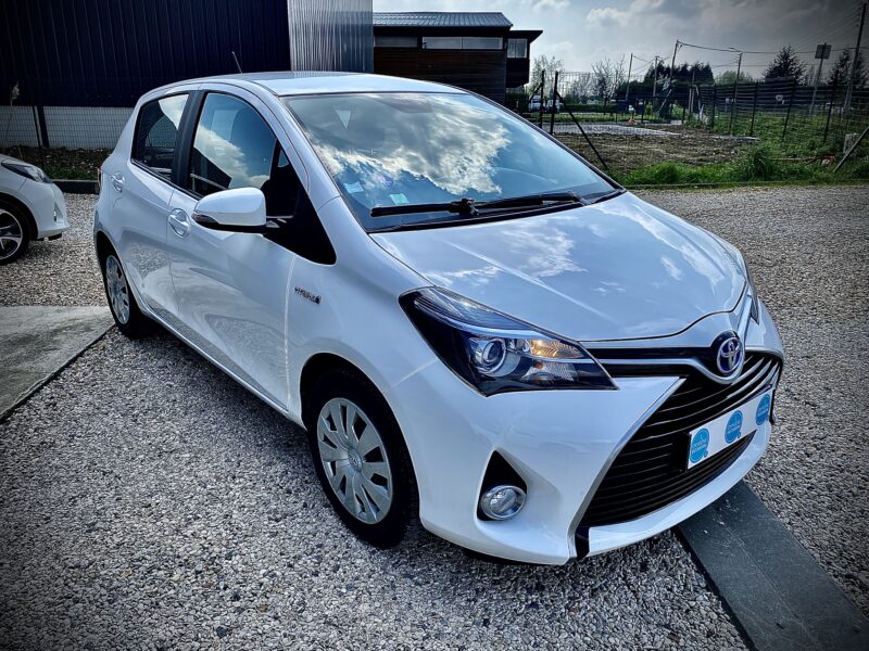 TOYOTA YARIS DYNAMIC 2015