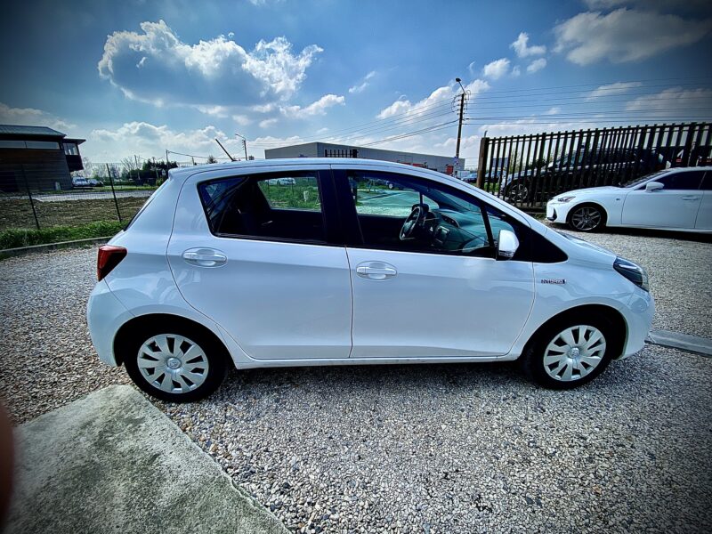 TOYOTA YARIS DYNAMIC 2015