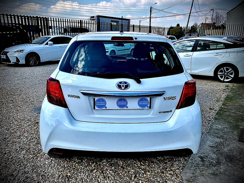 TOYOTA YARIS DYNAMIC 2015