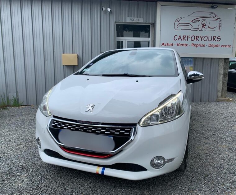 PEUGEOT 208  2014