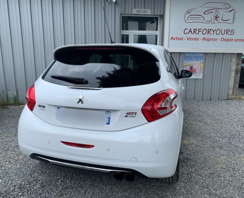 PEUGEOT 208  2014