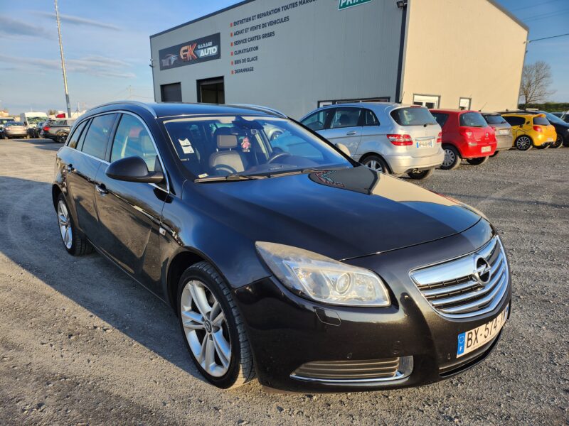 OPEL INSIGNIA A Sports Tourer  CDTI 160CV 4X4 2011 151000 km 