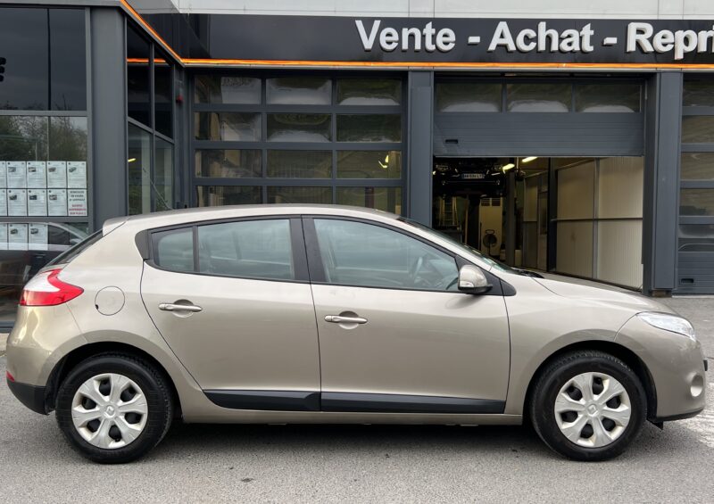 RENAULT MEGANE 3 III 1.6 110 Cv ETHANOL E85 / ESSENCE 1ERE MAIN 85 700 Kms - Garantie1an