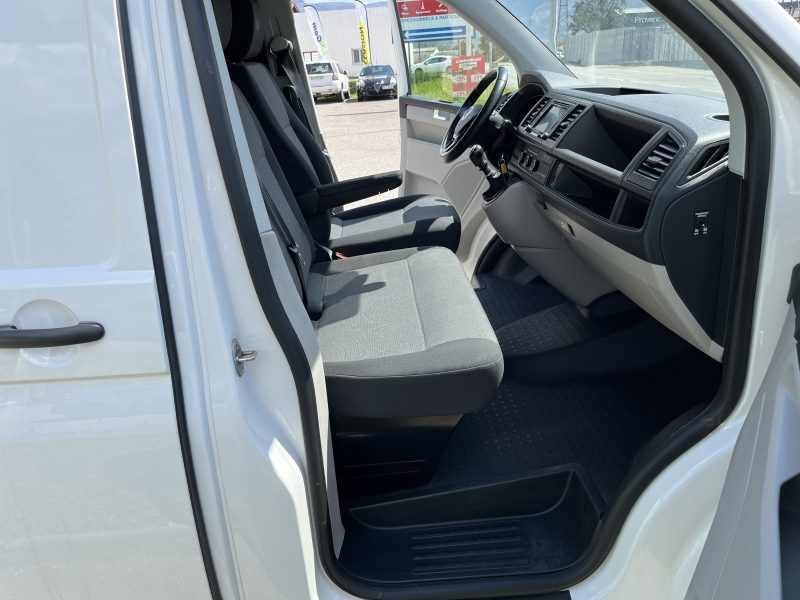 VOLKSWAGEN TRANSPORTER T6 Camionnette 2016