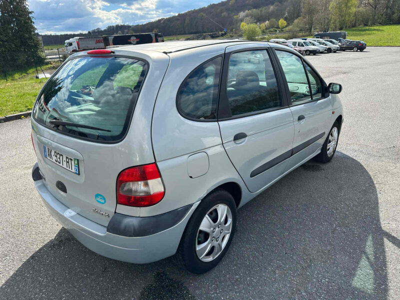 RENAULT SCÉNIC I Monospace 2001