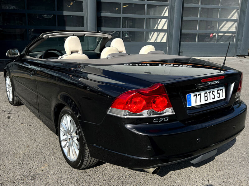 VOLVO C70 II CABRIOLET D5 2.4 180 Cv BOITE AUTO 1ERE MAIN CUIR ATTELAGE ORIGINE FRANCE Garantie1an