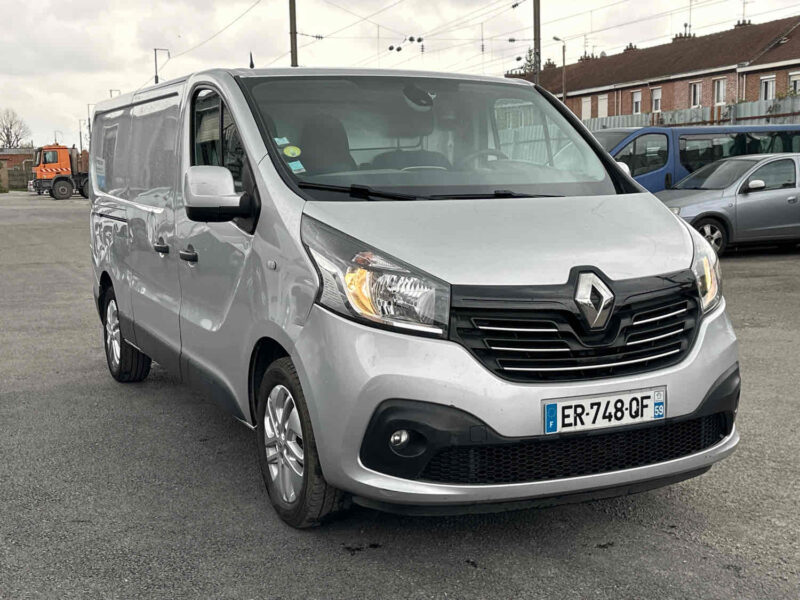 RENAULT TRAFIC III DCI 145 CV