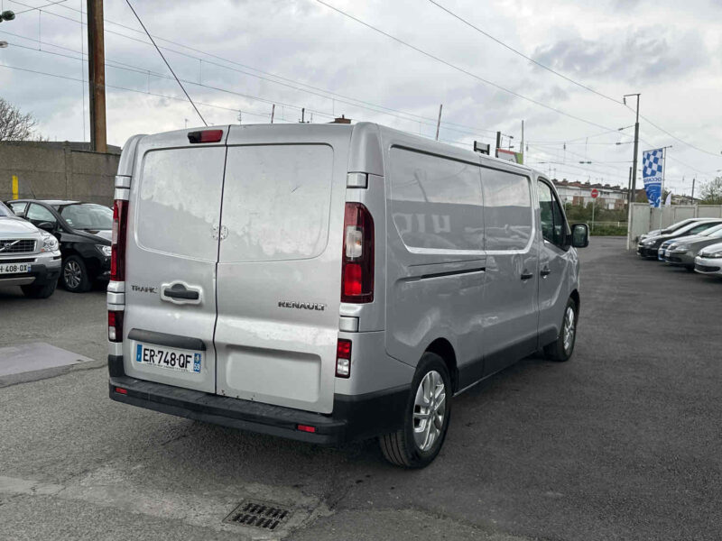 RENAULT TRAFIC III DCI 145 CV