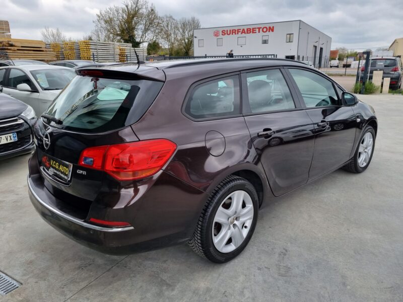 OPEL ASTRA J Sports Tourer 1.7 CDTI 110 Edition