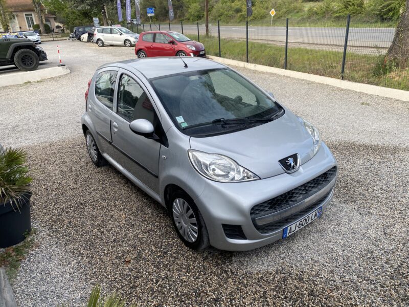 PEUGEOT 107 II 2010