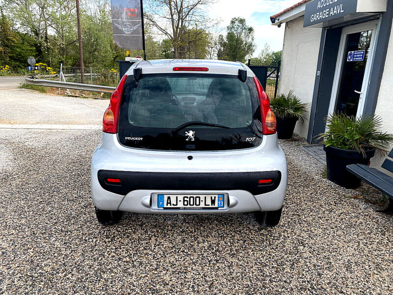 PEUGEOT 107 II 2010