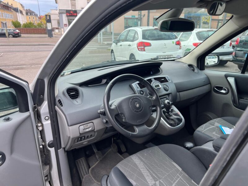 RENAULT SCÉNIC II 1.9 DCI 125 CV