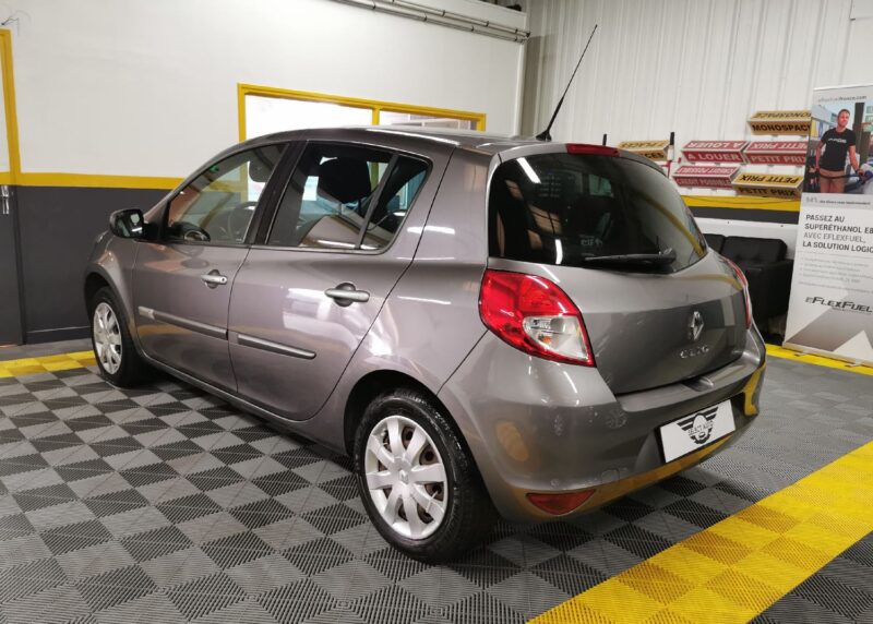 RENAULT CLIO III PHASE 2 1.2 16 V TCE