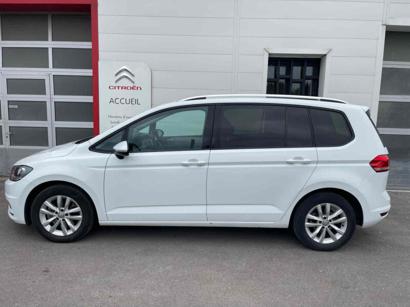 VOLKSWAGEN TOURAN 2016