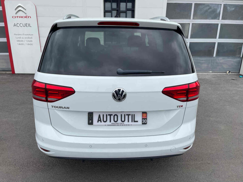 VOLKSWAGEN TOURAN 2016