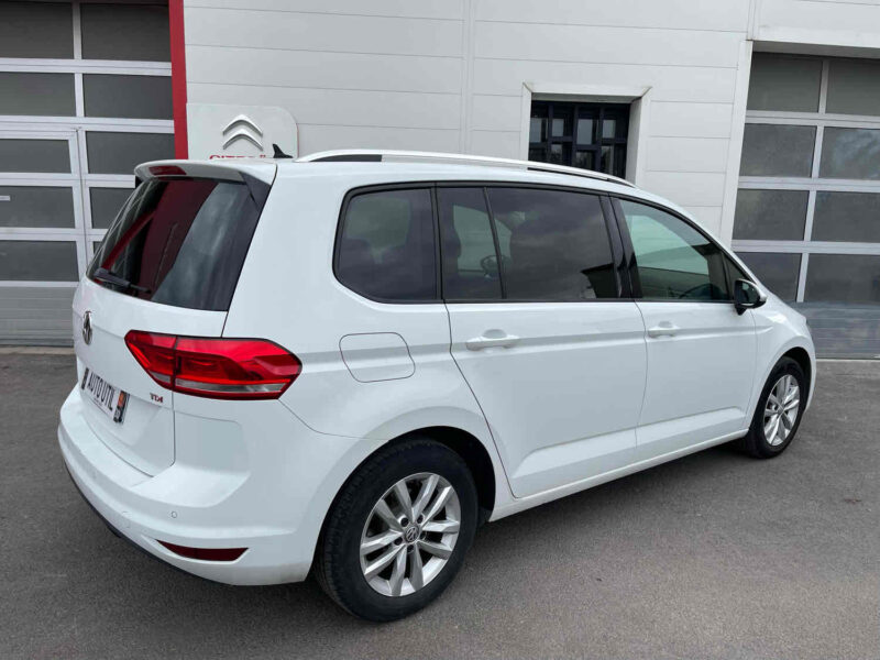 VOLKSWAGEN TOURAN 2016